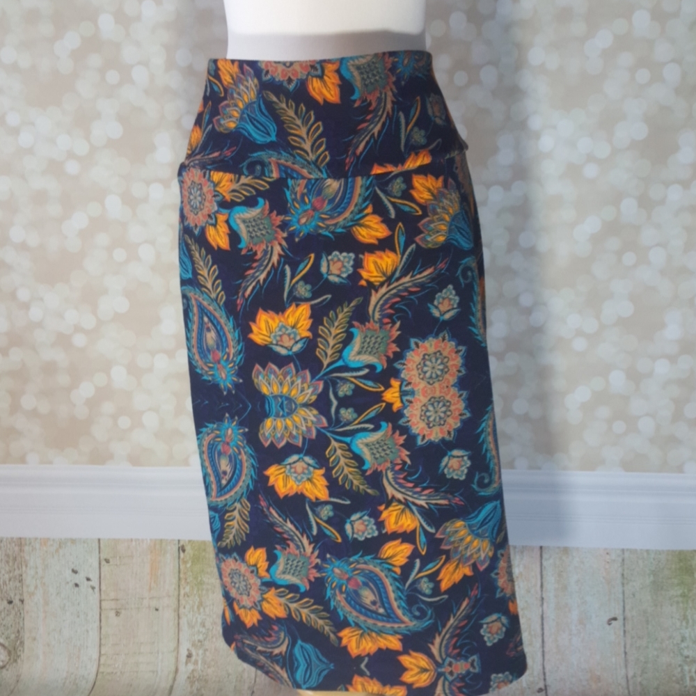 NWOT Lularoe Cassie Pencil Skirt XL